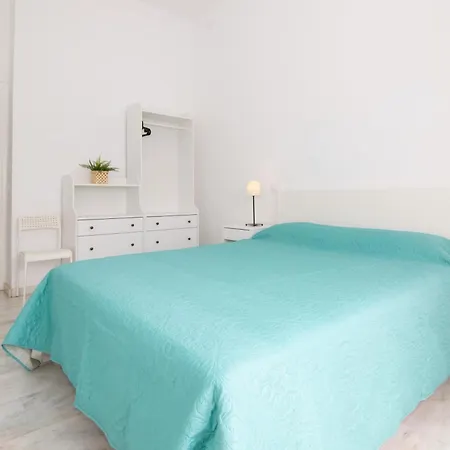 The Safe Point Residential Castillo * Castillo del Romeral