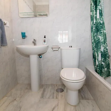 The Safe Point Residential Castillo 度假居 *