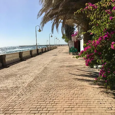 The Safe Point Residential Castillo 度假居 *